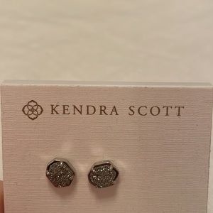 Kendra Scott gunmetal / silver / gray stud earrings. Never worn.